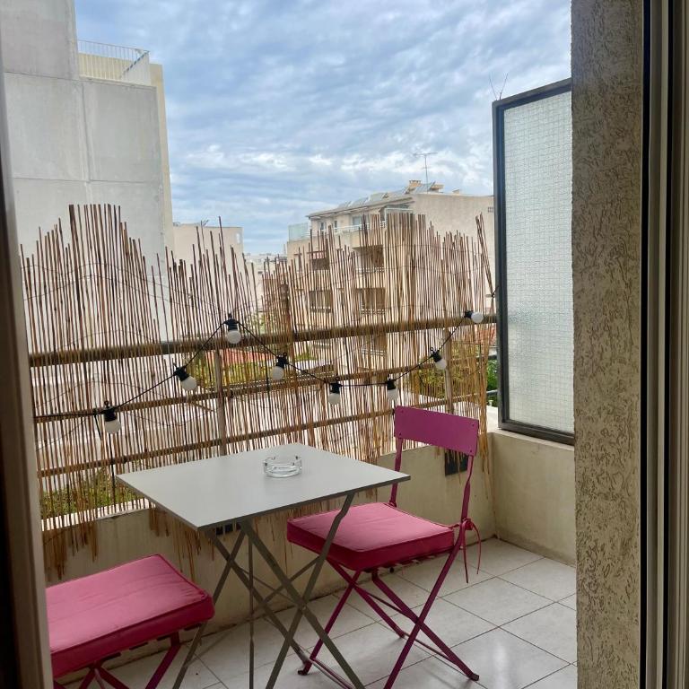Studio avec place de parking à la timone - Appartement 1 Chambre - 3
