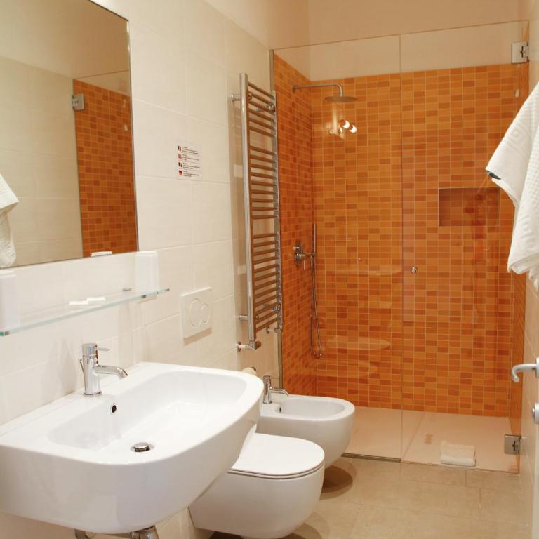 Garden Rooms 2 - Two Connecting Double Rooms - 3