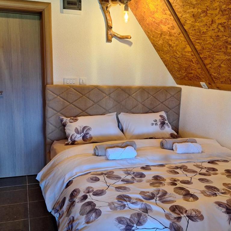 Koliba - One-Bedroom House - 10