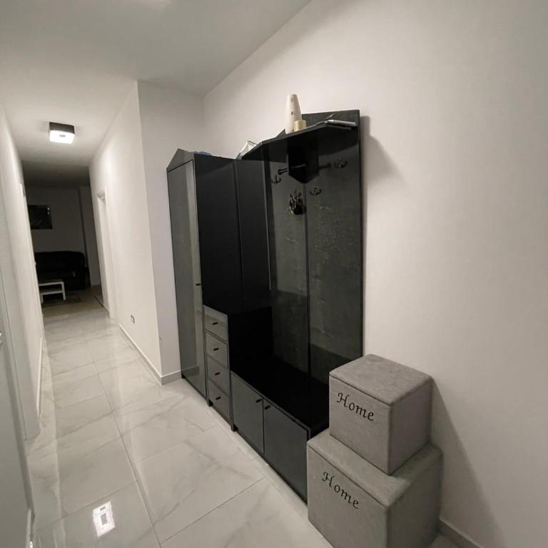 Apartmani Bečići Luka - Two-Bedroom Apartment - 11