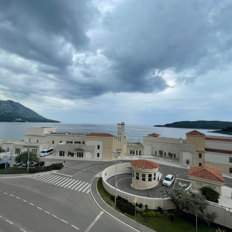 Apartmani Bečići Luka - Two-Bedroom Apartment - 19