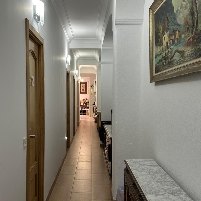 Mirador 2 del Mercado Central - habitacion con baño privado en el centro de la Ciudad Vella - Double Room with Private Bathroom - 28