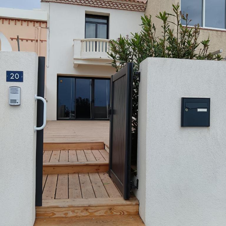 SUPERBE maison, rénovée port de Carro -terrasse,calme & lumière - Haus mit 2 Schlafzimmern - 3