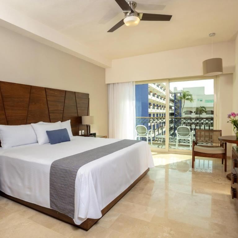 Crown Paradise Golden All Inclusive Resort - Adults Only - Deluxe King Room - 5