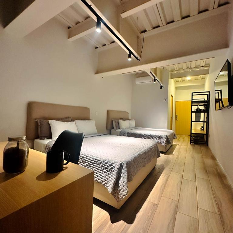 Olson Hotel Real Acueducto - Classic Quadruple Room - 2