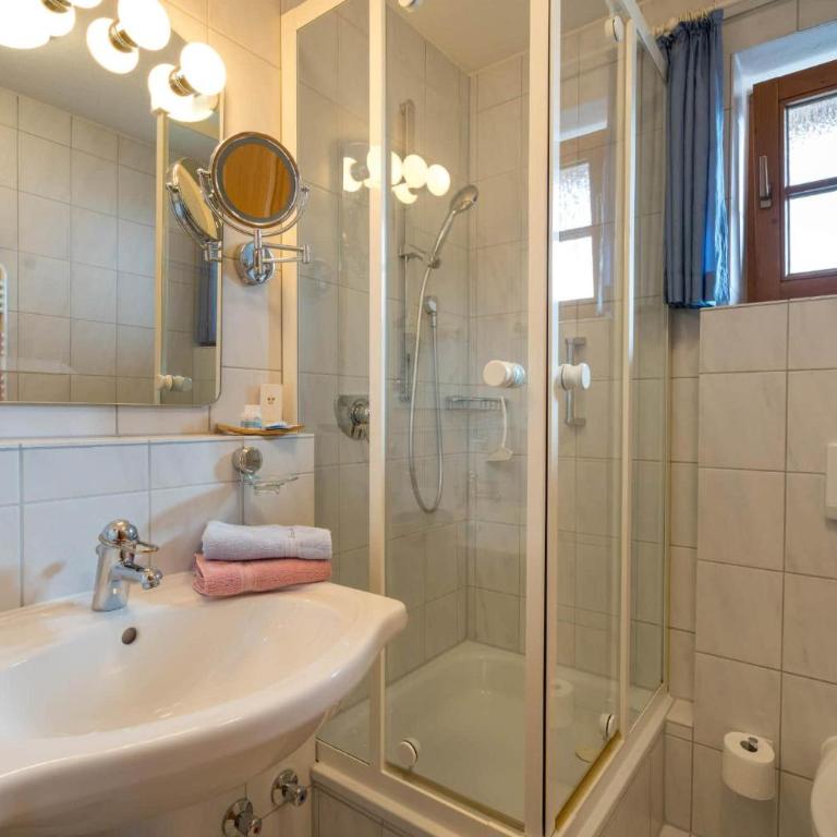 Landhaus Barbara Ferienwohnungen - One-Bedroom Apartment - 5