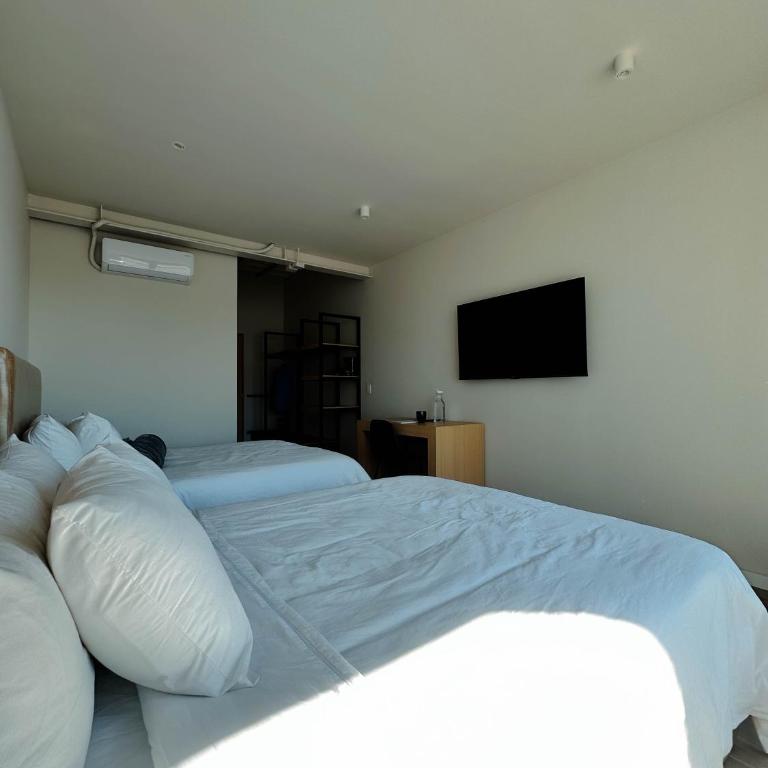 Olson Hotel Real Acueducto - Quadruple Room with Balcony - 2