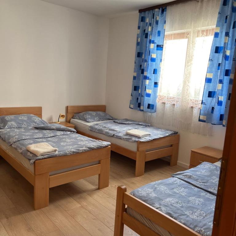 Cheap house near the center of the city - Two-Bedroom Apartment - 4