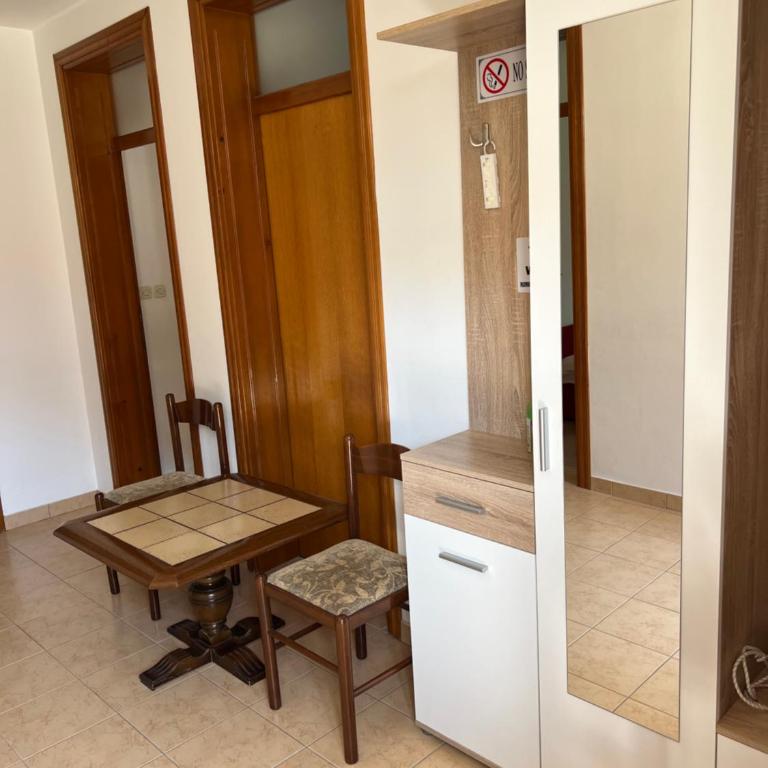 Cheap house near the center of the city - Two-Bedroom Apartment - 10