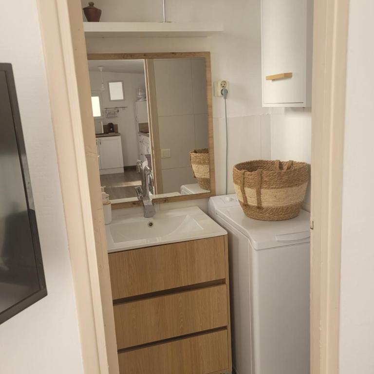 A 2 pas de la Mer - One-Bedroom Apartment - 9