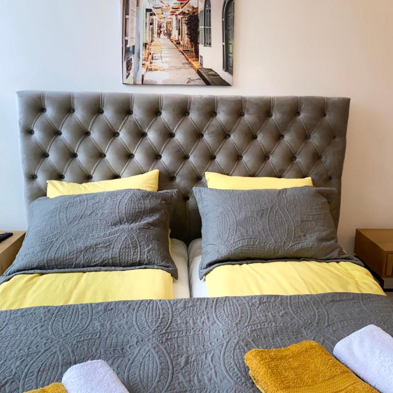 Apartman Yellow Moon Green Hills - One-Bedroom Apartment - 80