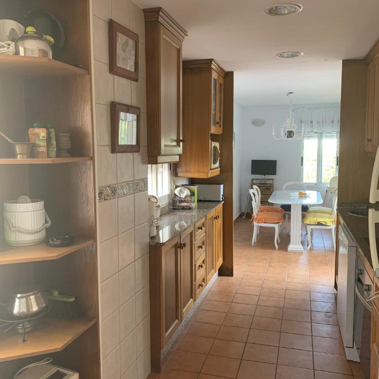 Chalet a 100m de la playa - Villa - 13
