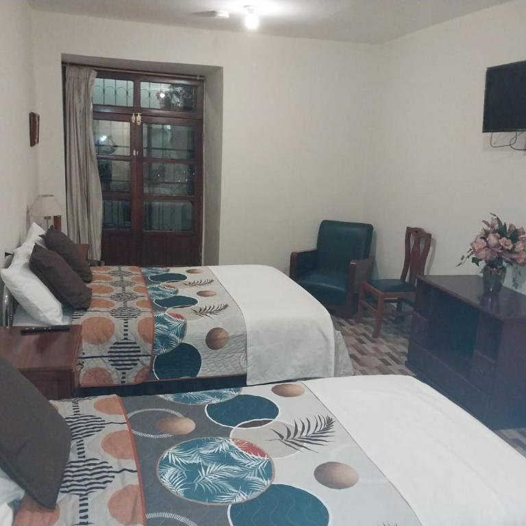 Hostal Benalcazar - Habitación Familiar Deluxe - 2