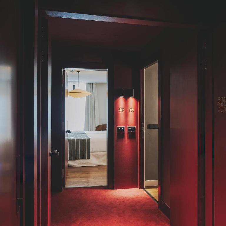 Hotel Regina Barcelona - Family Connecting Rooms - 1