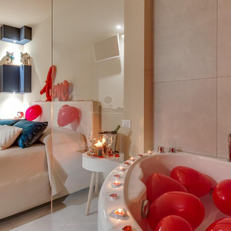 Love Suite by Biddizzi Rari - Suite romantica con Vasca Idromassaggio privata - One-Bedroom House - 4