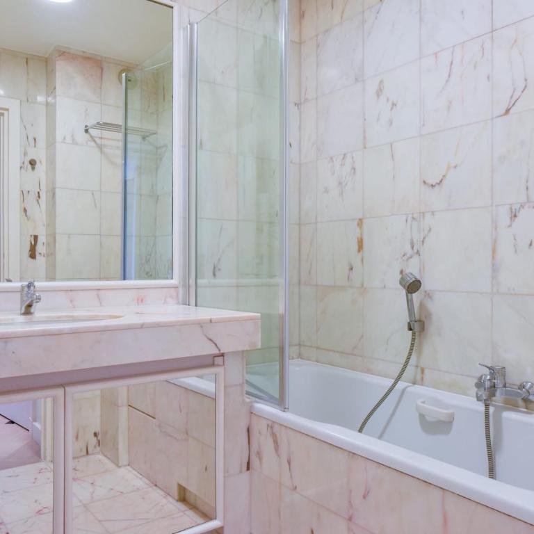1-Br apartment calm sea view pool and parking garage - Appartement - 16