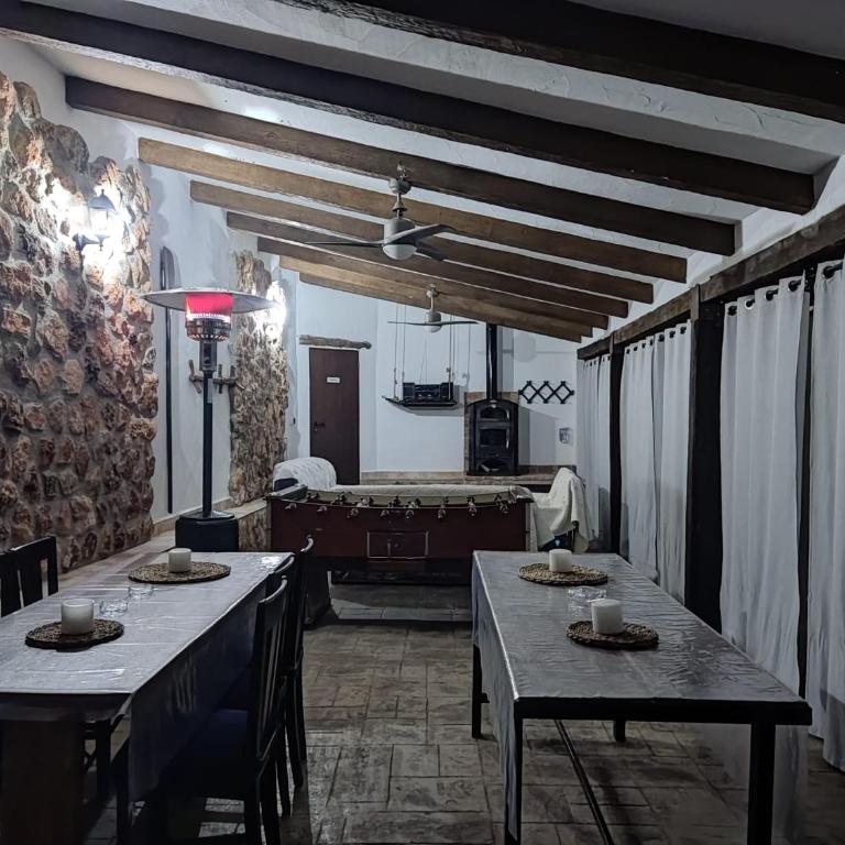 ENTRESIERRAS Apartamentos rurales con chimenea, barbacoa y espacio para eventos - Three-Bedroom House - 15