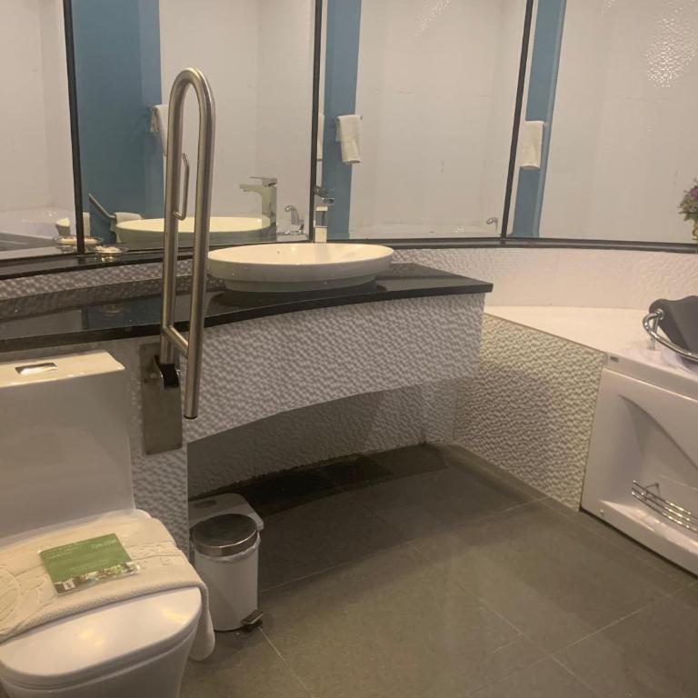 Ceibo Real - Suite con bañera de hidromasaje - Cama extragrande - 6