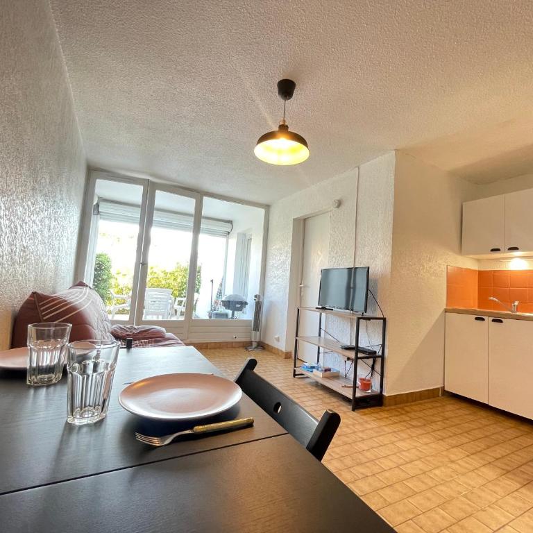 Appartement 2 pièces face à la mer avec terrasse, parking privé et wifi à Sète - FR-1-338-526 - Apartment - 13
