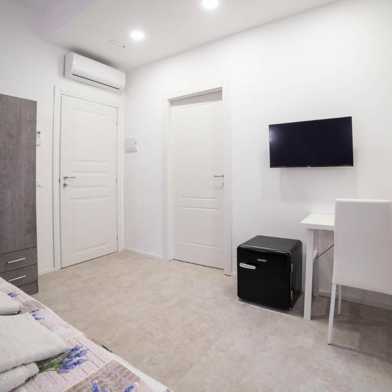 Residenza Ponte Catena - Camera Matrimoniale con Bagno Privato - 8
