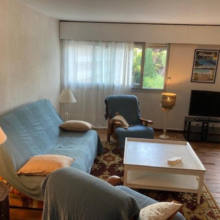 Appartement climatisé centre-ville Le Lavandou avec parking privé - FR-1-308-193 - Apartamento - 4