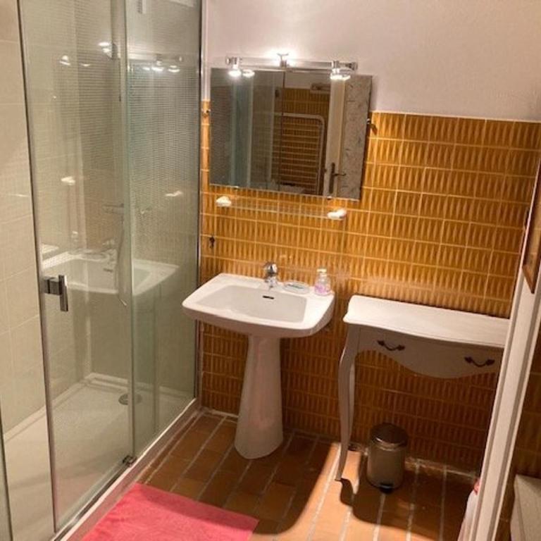 Appartement climatisé centre-ville Le Lavandou avec parking privé - FR-1-308-193 - Apartamento - 10