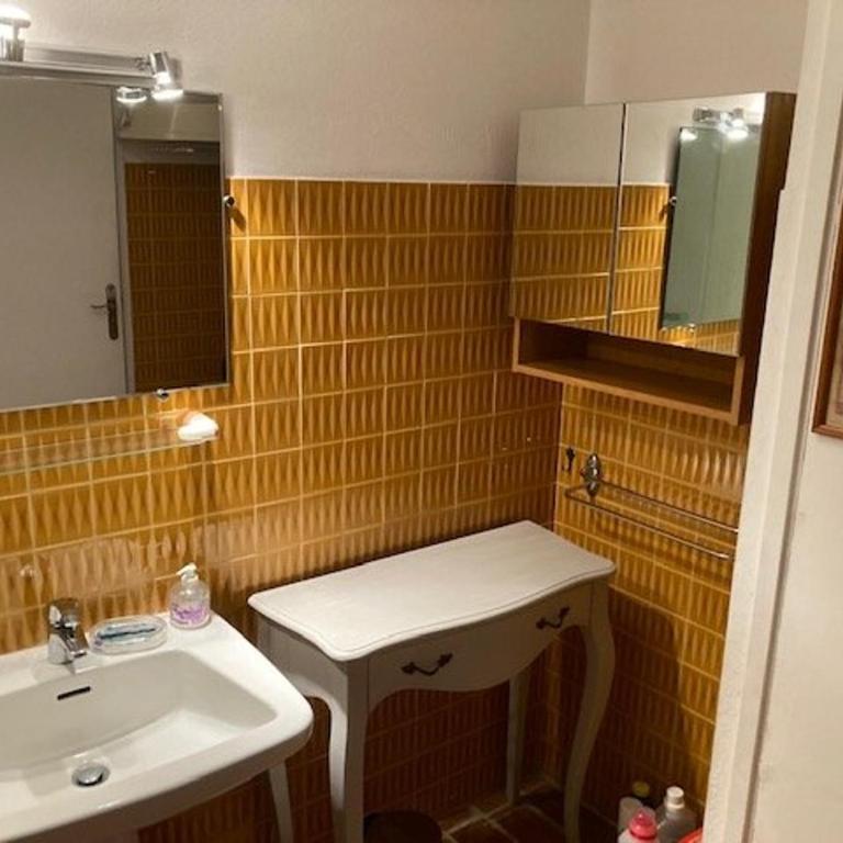 Appartement climatisé centre-ville Le Lavandou avec parking privé - FR-1-308-193 - Apartamento - 11
