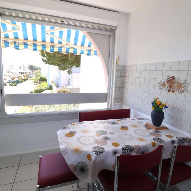 Studio cabine climatisé proche plage avec parking privé, piscines et jardins d'enfants - FR-1-307-258 - Monolocale - 1