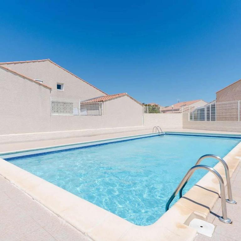 Pavillon climatisé avec piscine, terrasse, parking, et Wi-Fi à Gruissan - FR-1-409-265 - Villa - 2