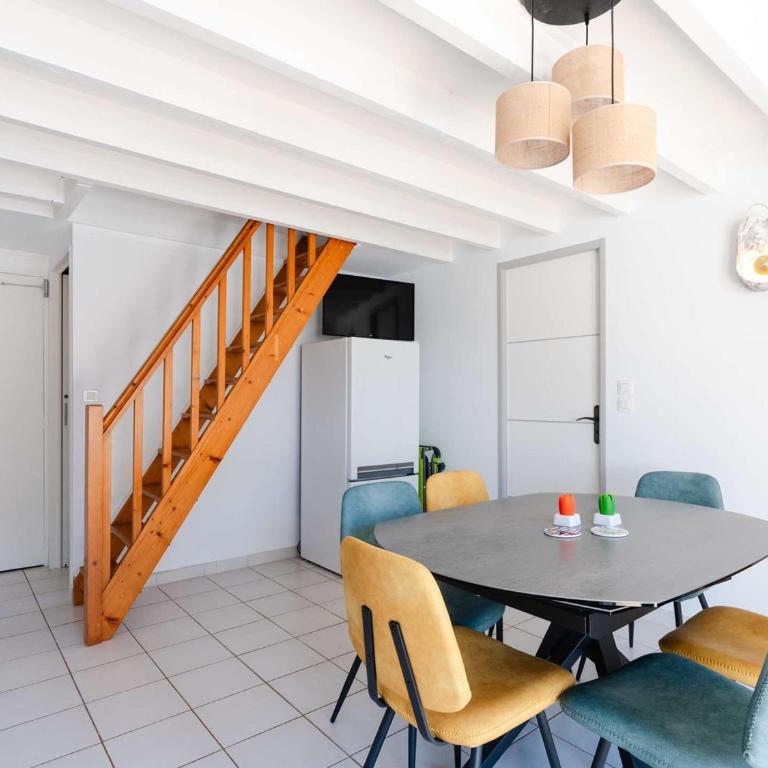 Pavillon climatisé avec piscine, terrasse, parking, et Wi-Fi à Gruissan - FR-1-409-265 - Villa - 10