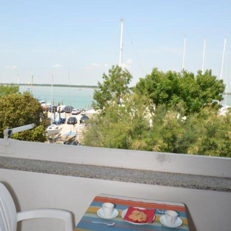 Enjoy the serenity on our beautiful terrace - Beahost - Apartment - 11