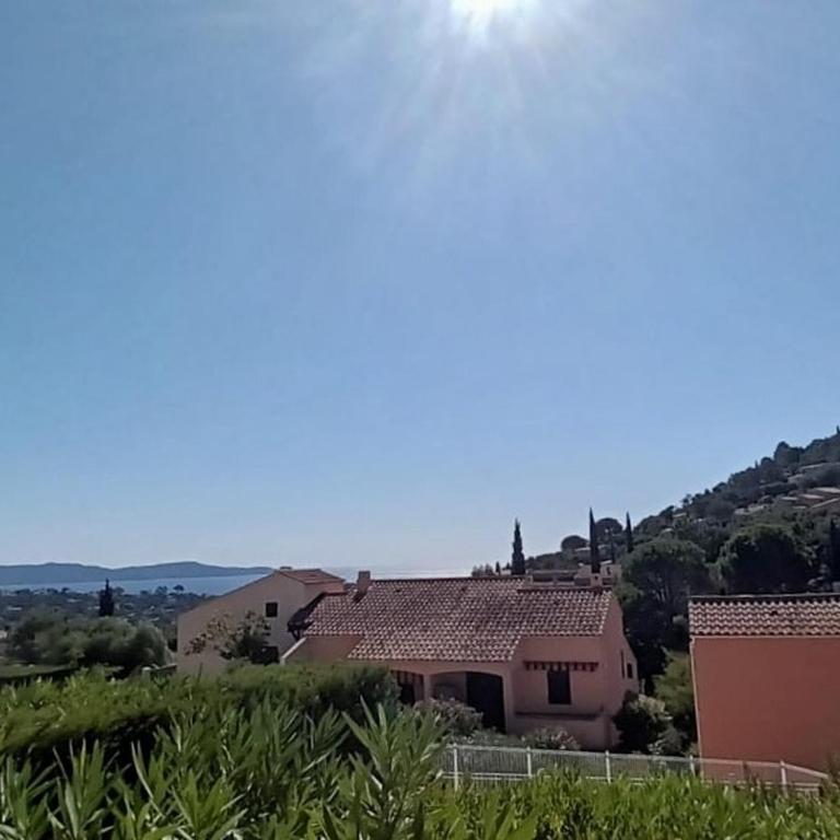 Charmant 2P avec jardin, piscine, parking et navettes gratuites - Cavalaire-sur-Mer - FR-1-226B-196 - Appartement - 8