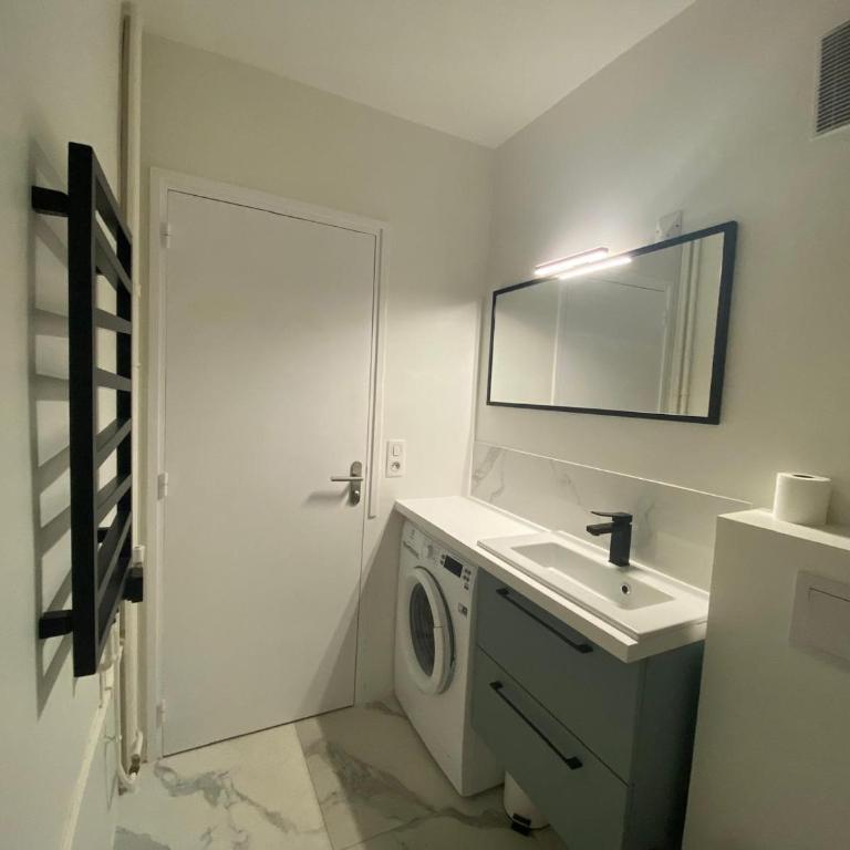 Studio moderne à Biarritz avec parking et vue océan - FR-1-239-1040 - Appartement 1 Chambre - 11