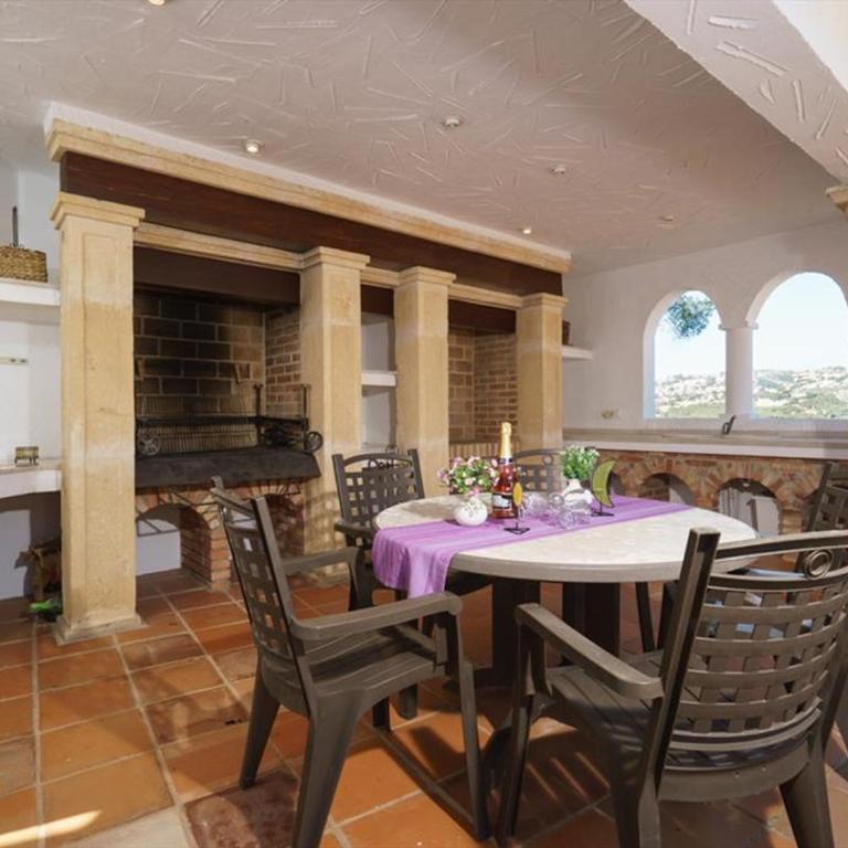 Villa de lujo con piscina privada y vistas al valle, a 500m de Playa Ampolla, en Moraira - HISP-216-214 - Villa - 9