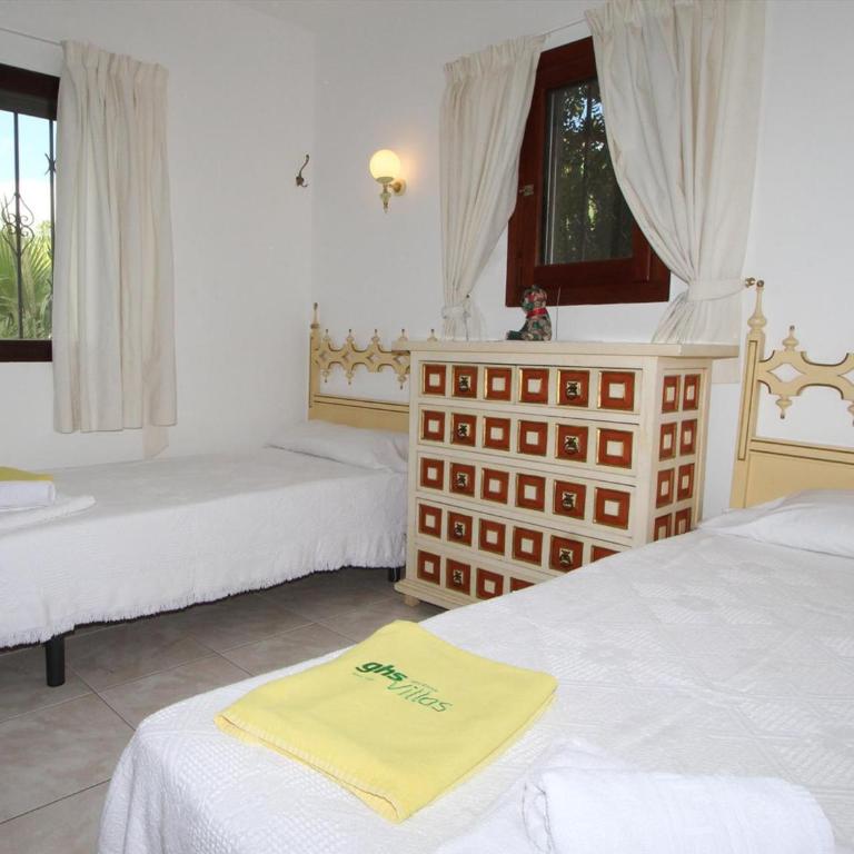 Villa clásica con piscina privada, cerca de la playa y comodidades - HISP-216-205 - Villa - 17