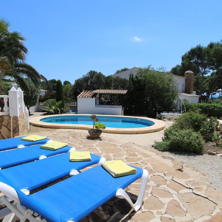 Maravillosa villa en Moraira con piscina privada y jardín, cercana a la playa, ideal para familias - HISP-216-207 - Villa - 4