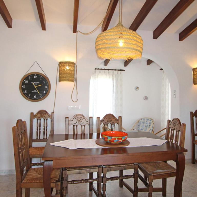 Maravillosa villa en Moraira con piscina privada y jardín, cercana a la playa, ideal para familias - HISP-216-207 - Villa - 19