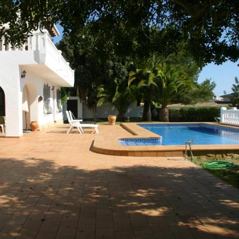 Villa clásica con piscina privada y jardín, cerca de la playa, ideal para familias y mascotas - HISP-216-208 - Villa - 2