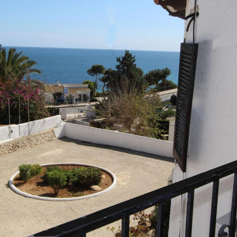Acogedora casa en Moraira con piscina comunitaria, cerca de la playa, ideal para familias y amigos - HISP-216-222 - Casa - 3