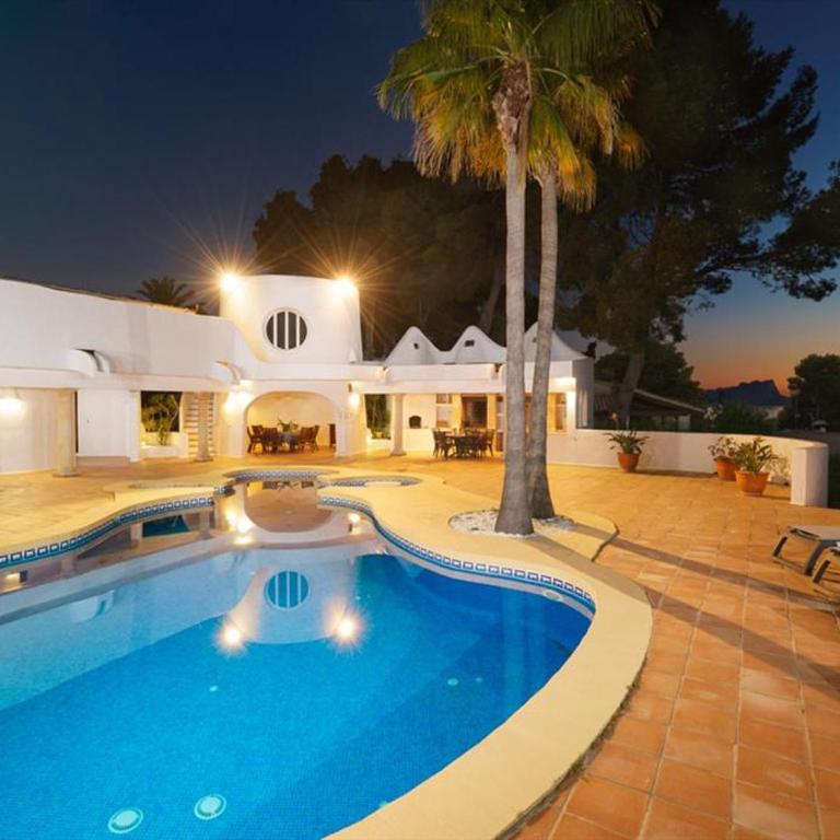 Villa de lujo en Moraira con piscina privada, cerca de la playa y servicios - HISP-216-220 - Villa - 2