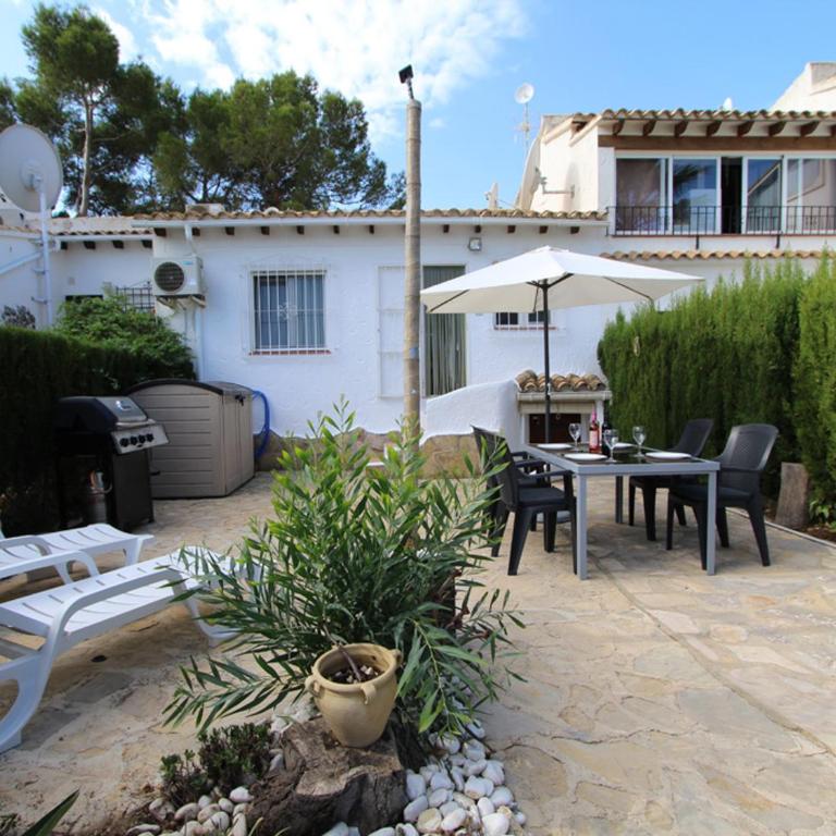 Casa de vacaciones en Moraira: 2 hab, piscina, cerca de playa y deportes - HISP-216-228 - Casa - 2