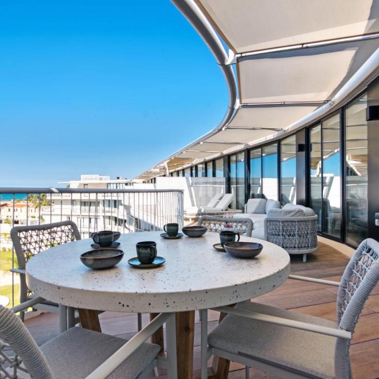 Denia Beach penthouse met zeezicht aan het strand - Three-Bedroom Apartment with Sea View - 1