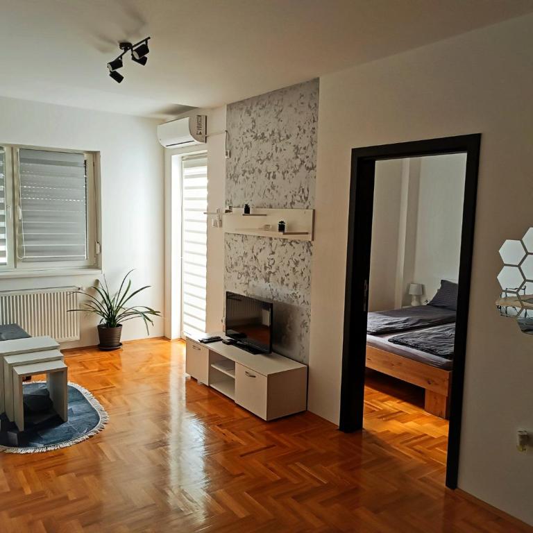 LIMA - One-Bedroom Apartment - Non-Smoking - 1