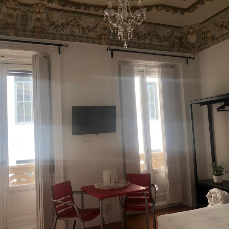 Grand Via House - Double Room with Private Bathroom - 2