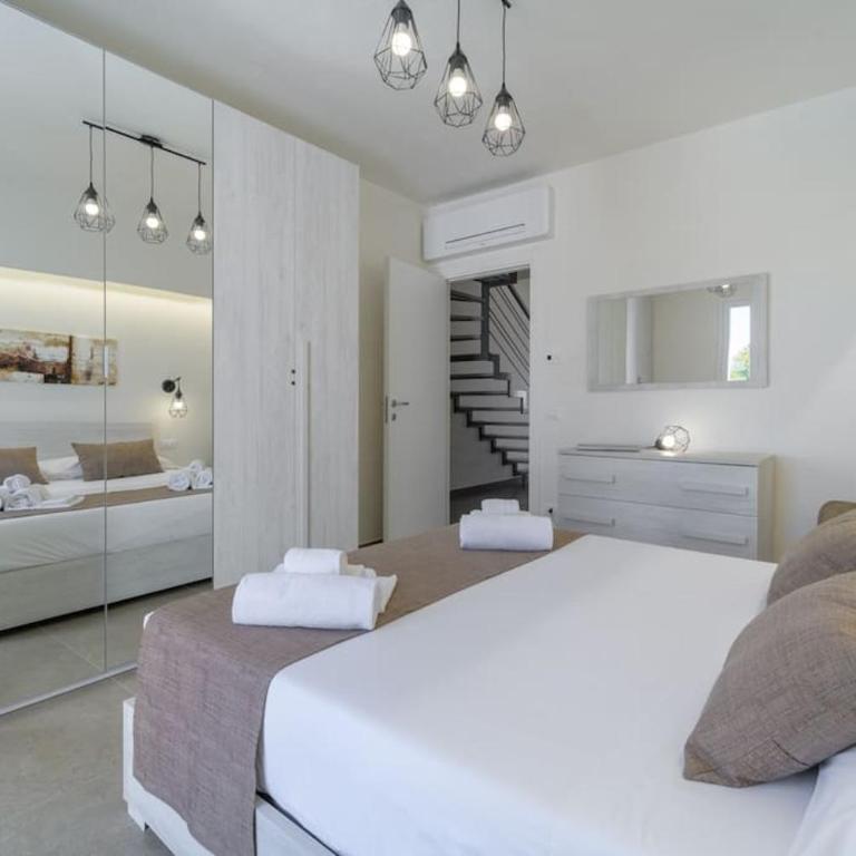 VillaTalè with private Swimming pool. Within walking distance of the beach. - Villa - 34