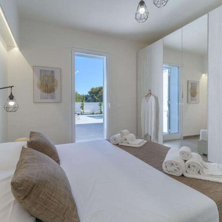 VillaTalè with private Swimming pool. Within walking distance of the beach. - Villa - 35