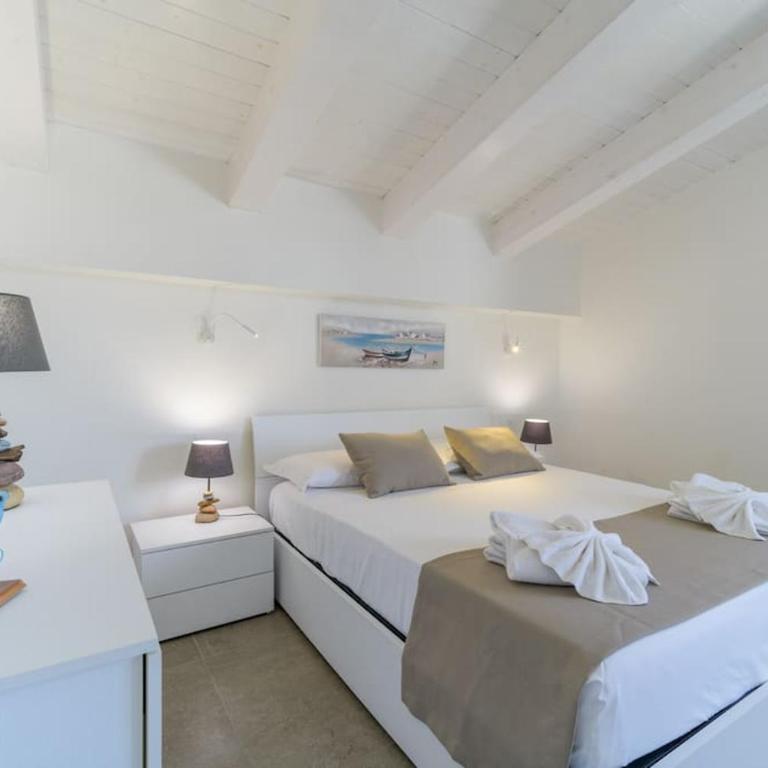 VillaTalè with private Swimming pool. Within walking distance of the beach. - Villa - 53