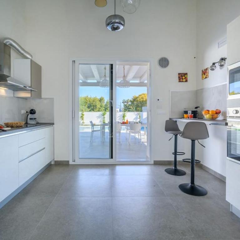 VillaTalè with private Swimming pool. Within walking distance of the beach. - Villa - 32