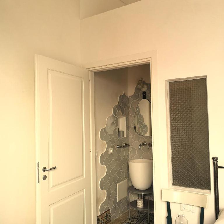 Ajamola '800 - Deluxe Double Room with Side Sea View - 5
