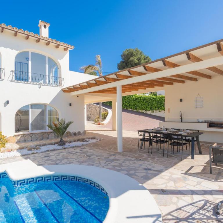 Casa Lola - Villa with Private Pool - 3